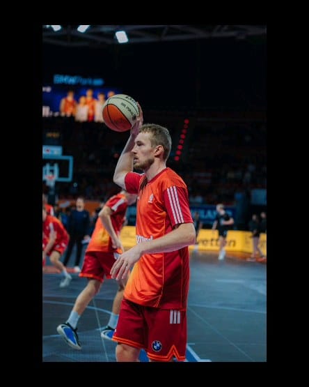 Post 6 by Niels Frank Jr. Giffey on Instagram (video)
