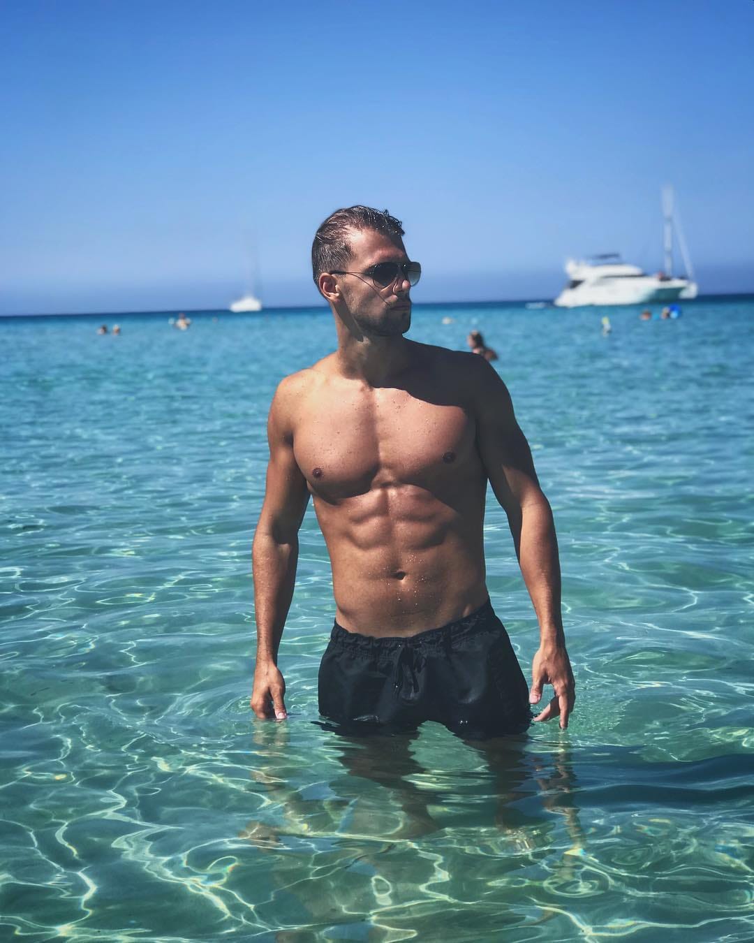 Post 10 by Peter on Instagram (image)