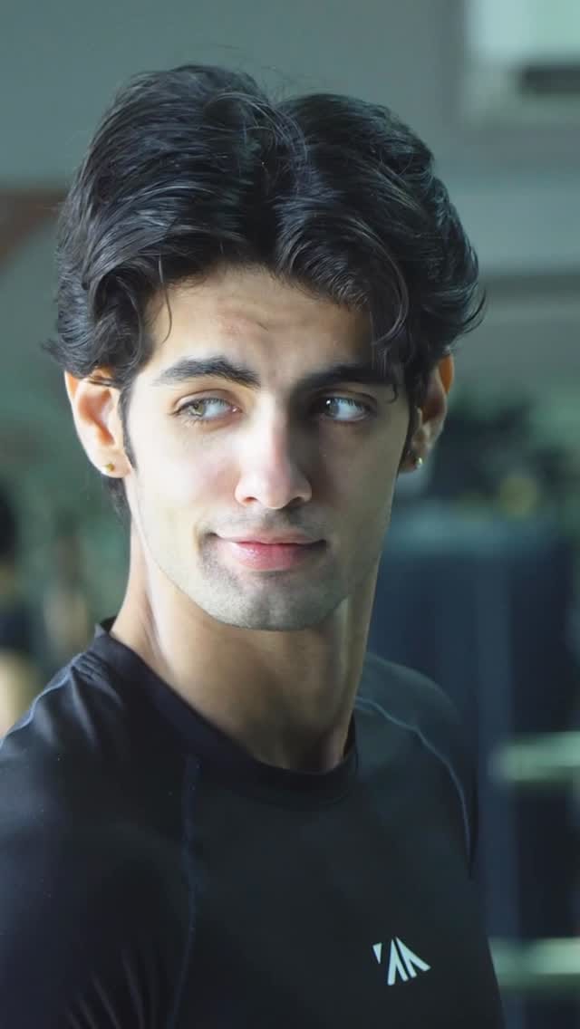 Post 6 by Manavraj Shekhawat on Instagram (video)