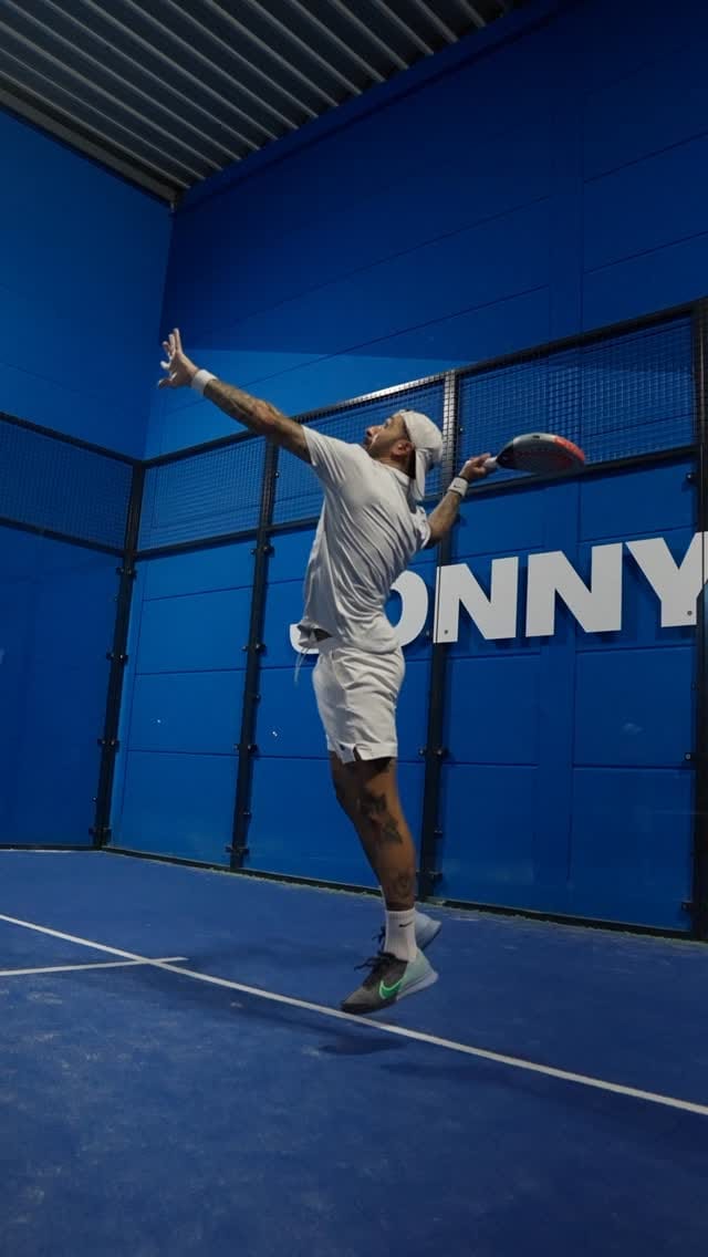 Post 3 by JONNY M. | FITNESS CLUBS on Instagram (video)