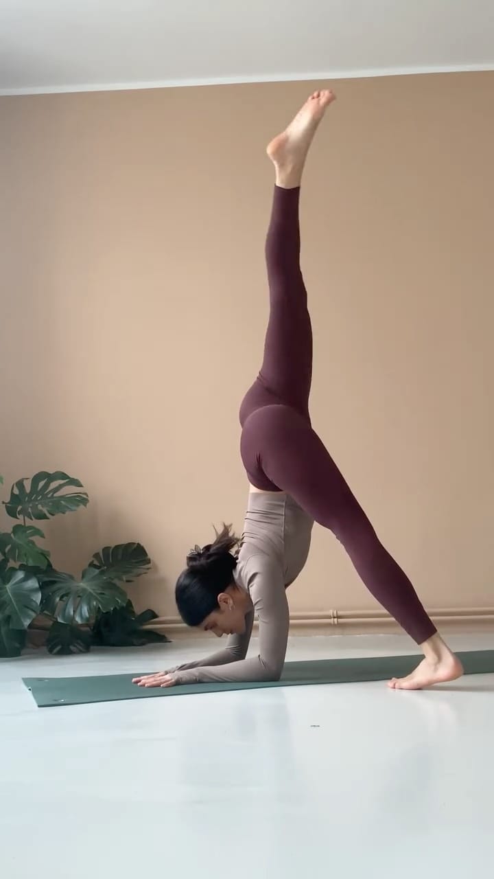 Post 1 by Lee Mei on Instagram (video)