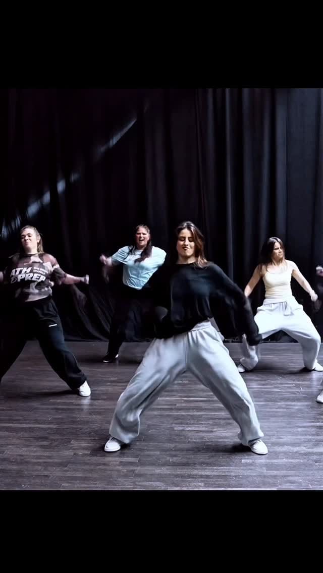 Post 5 by Tanzen/ Zumba/ Fitness/ Life/ Health🌺 on Instagram (video)