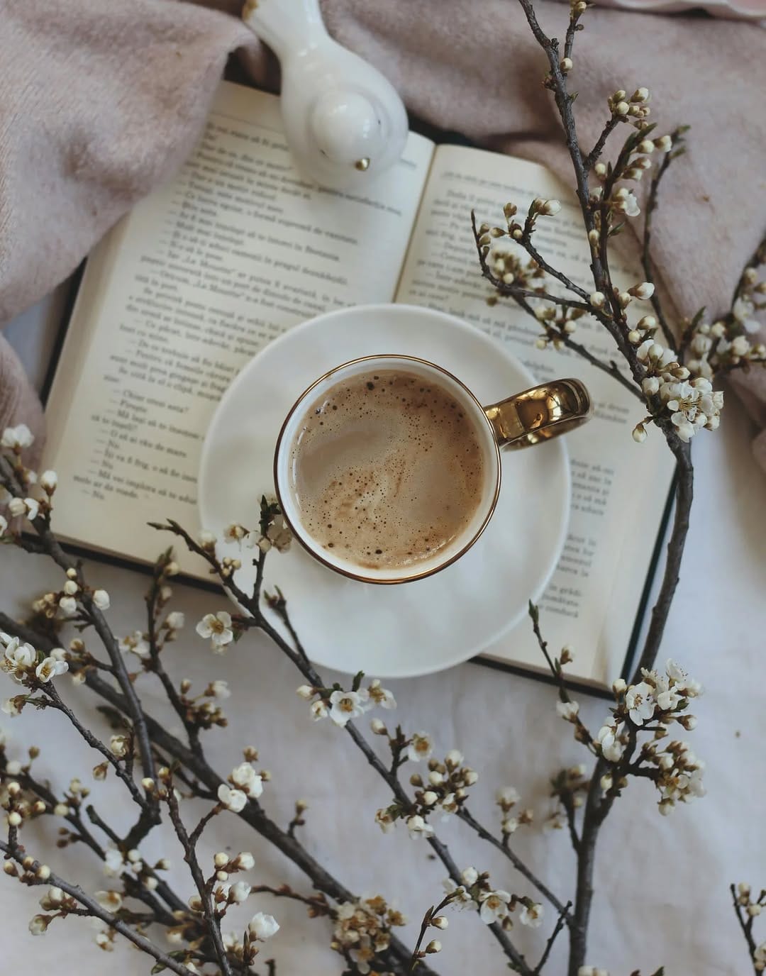 Post 3 by Jimena | Books & Lifestyle on Instagram (image)