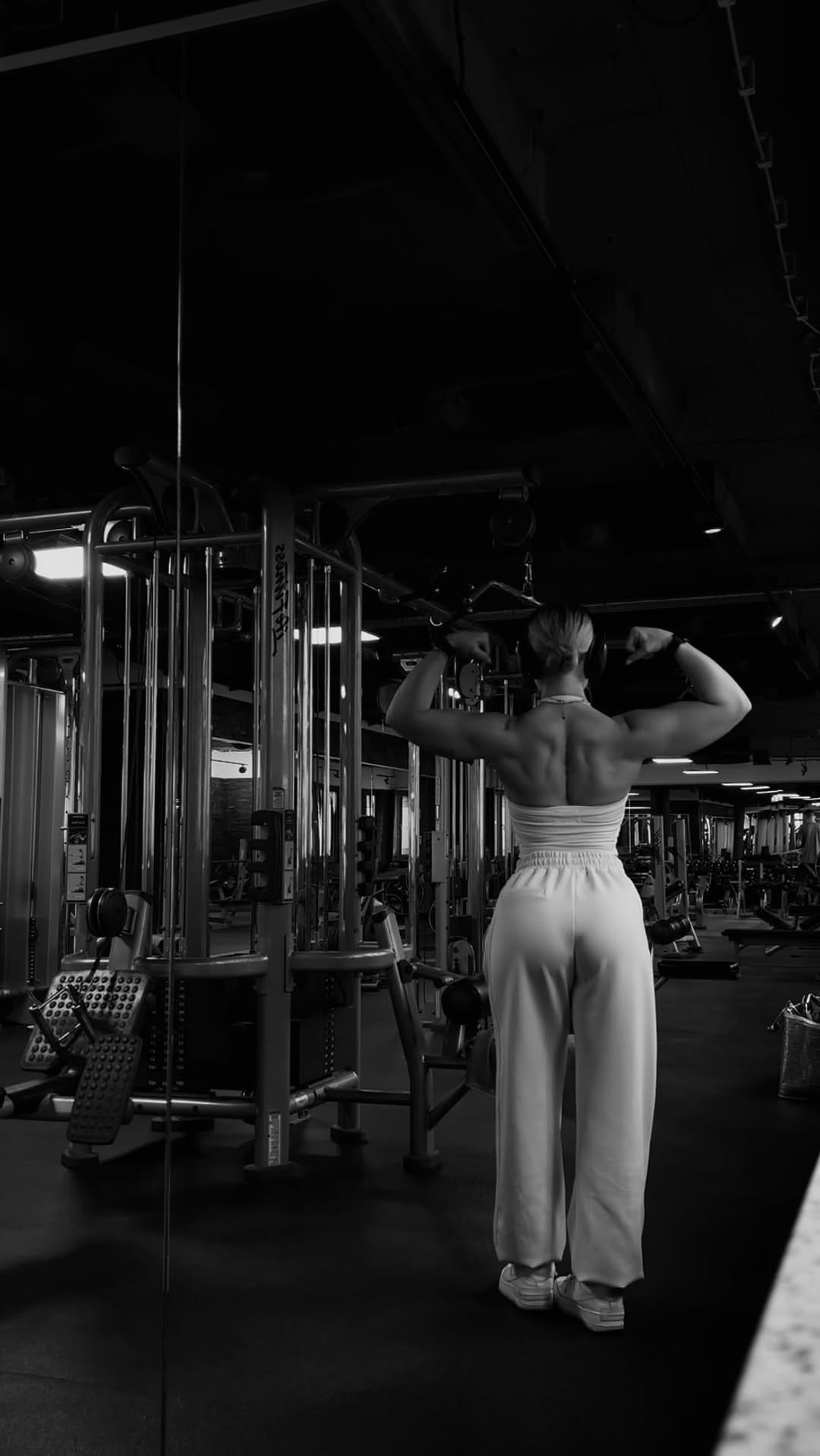 Post 10 by 𝓒𝓱𝓪𝓻𝓵𝔂 on Instagram (video)