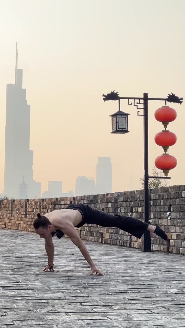 Post 3 by Mitja Rose on Instagram (video)