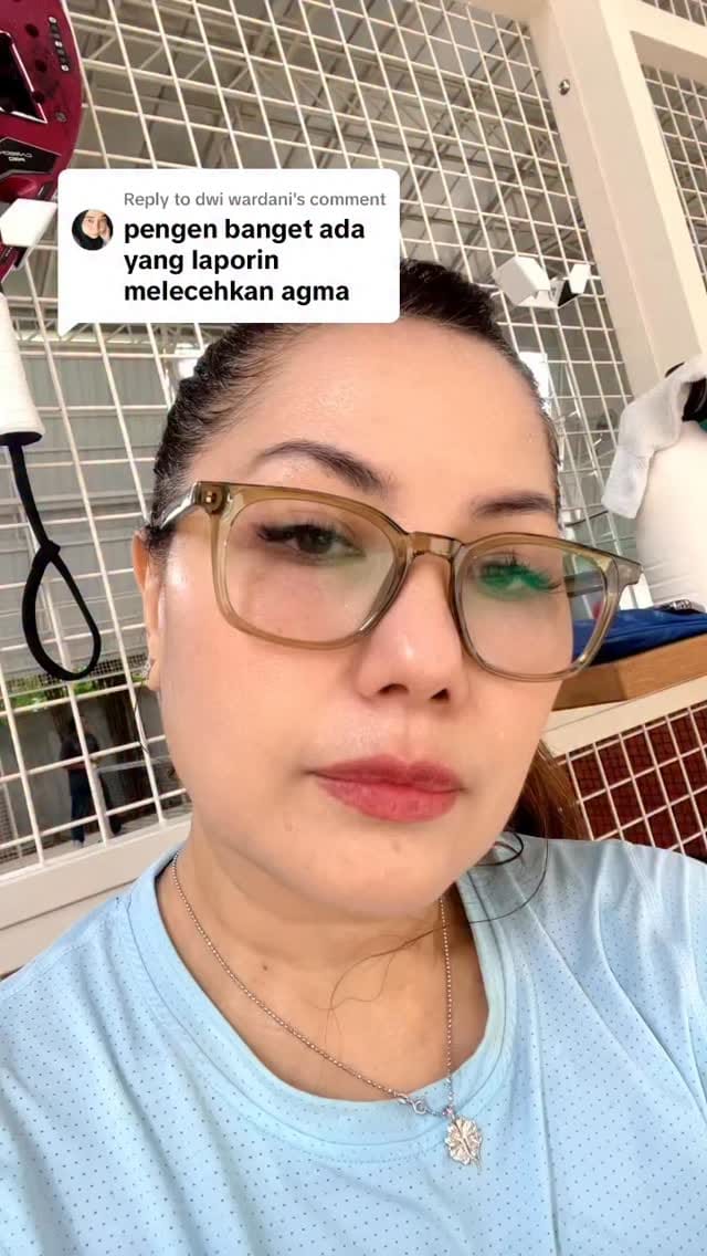 Post 4 by Emma Warokka aka MAMSKY on Instagram (video)