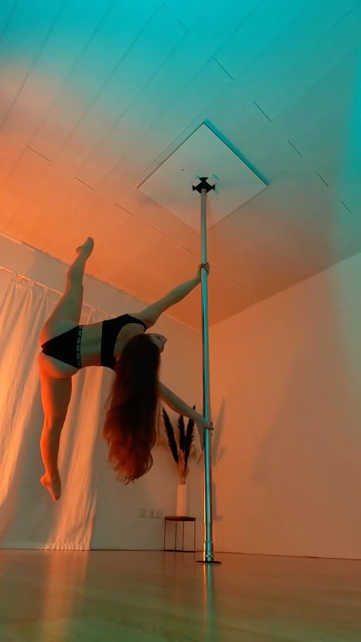 Post 5 by Sophie | POLEDANCE ♥️ on Instagram (video)