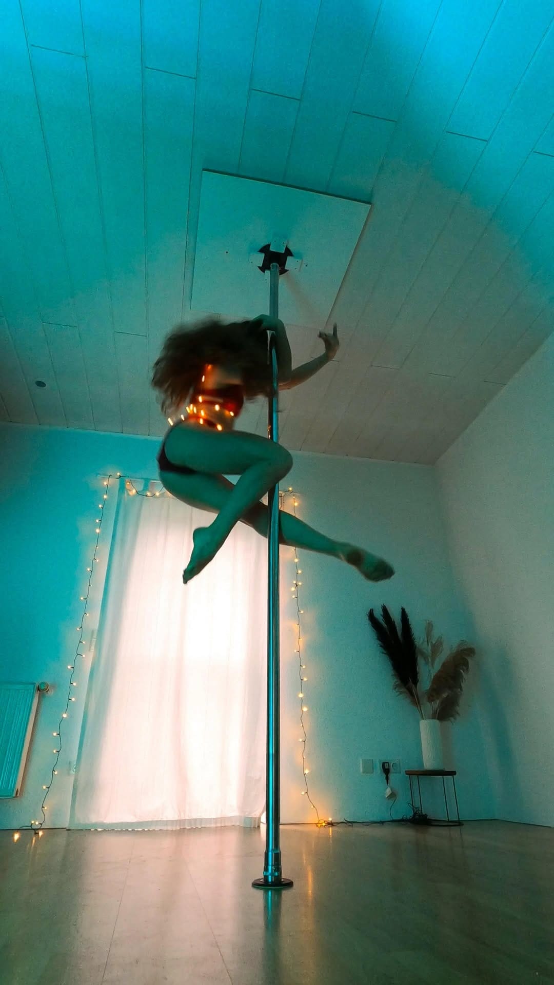 Post 7 by Sophie | POLEDANCE ♥️ on Instagram (video)
