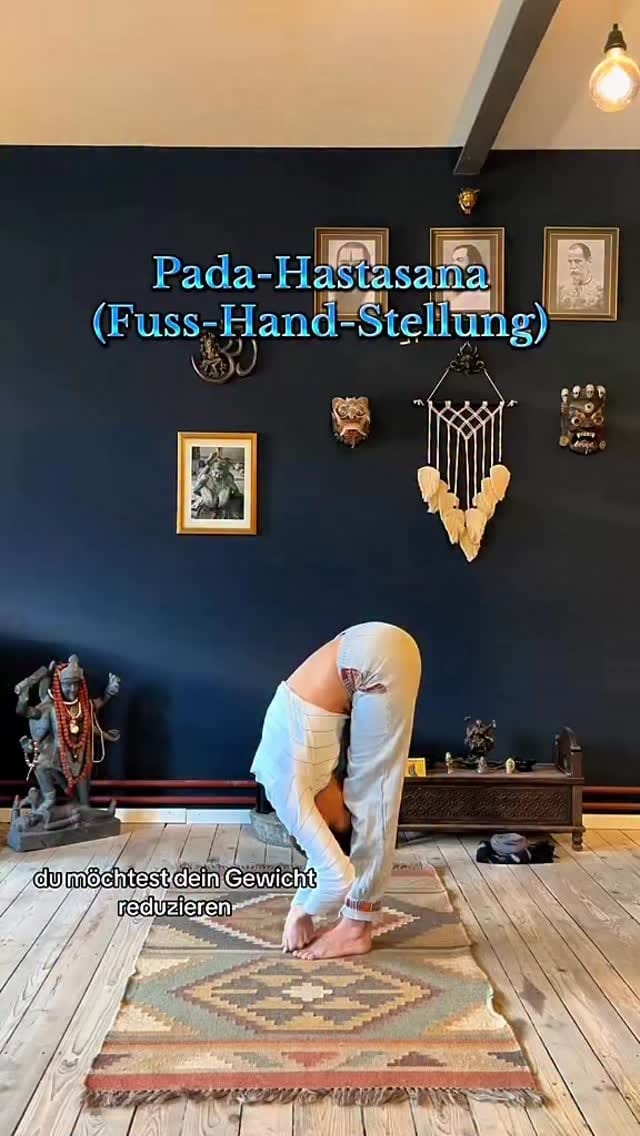 Post 5 by Julia Kohl | Yoga Teacher on Instagram (video)