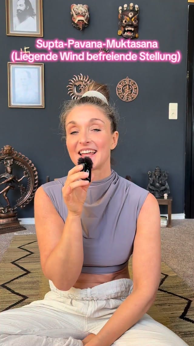 Post 2 by Julia Kohl | Yoga Teacher on Instagram (video)