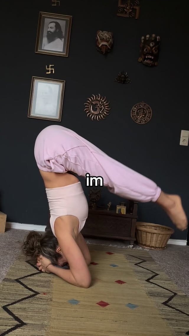 Post 8 by Julia Kohl | Yoga Teacher on Instagram (video)
