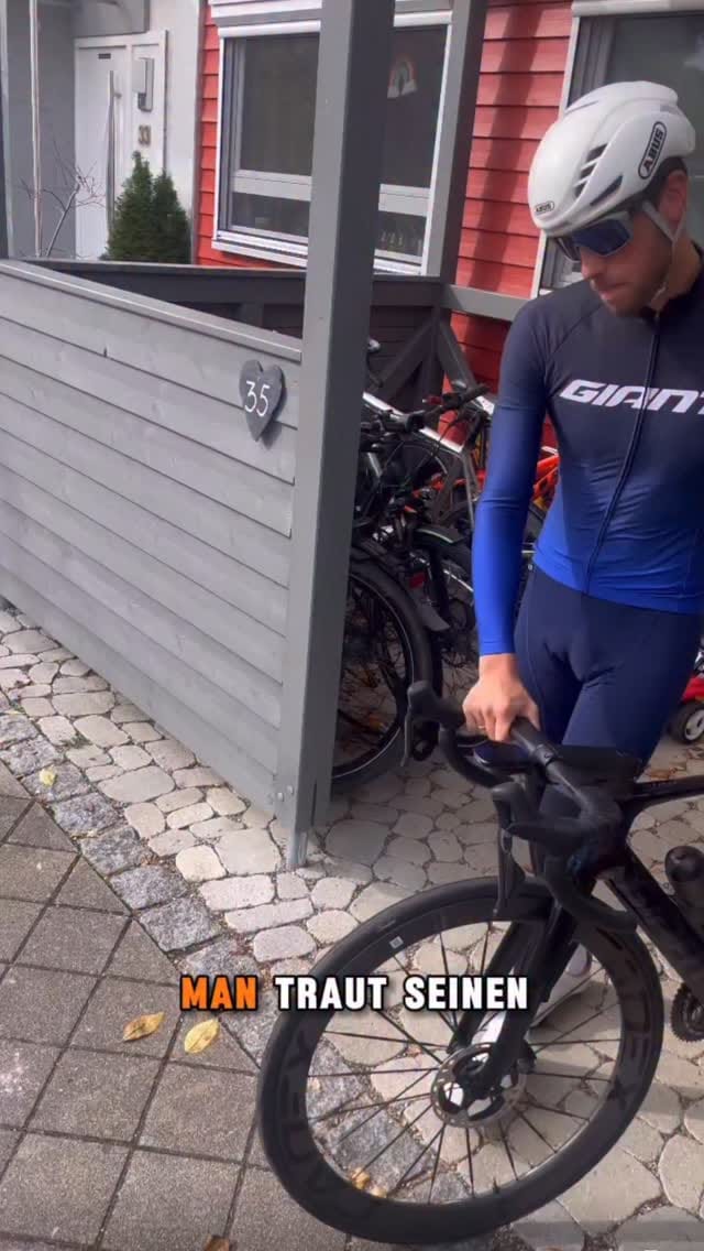 Post 2 by Maurice Clavel on Instagram (video)