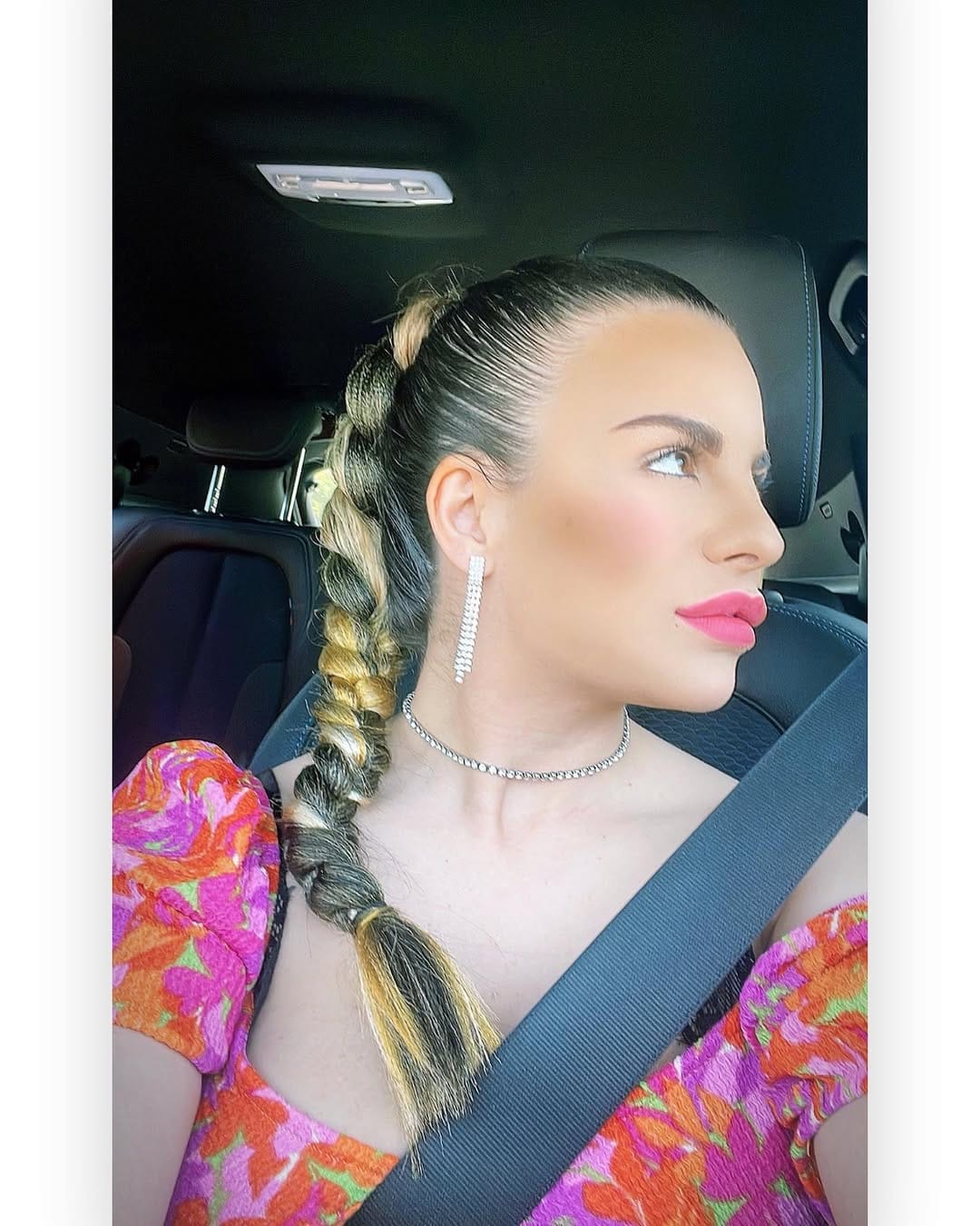 Post 5 by Angelina Angelika B on Instagram (image)