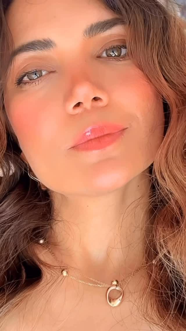 Post 1 by Luciana Wmw on Instagram (video)