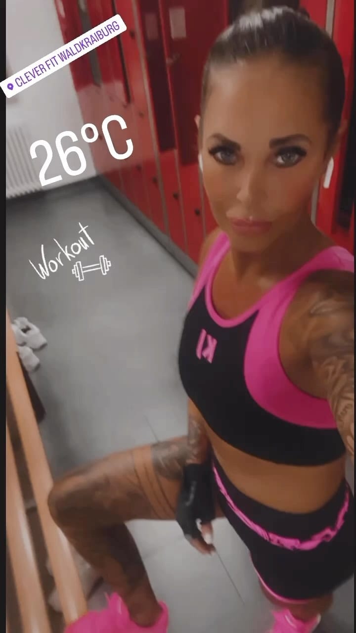 Post 6 by Ivana on Instagram (video)