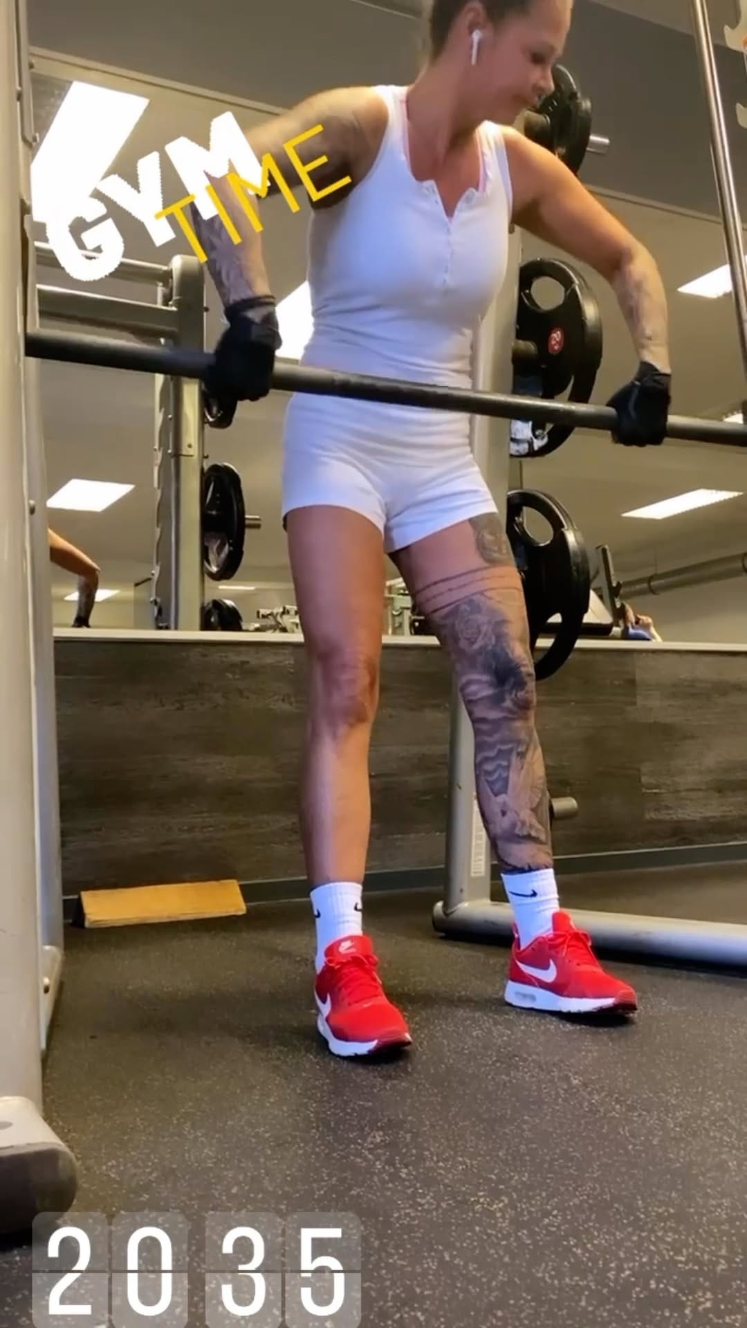 Post 10 by Ivana on Instagram (video)