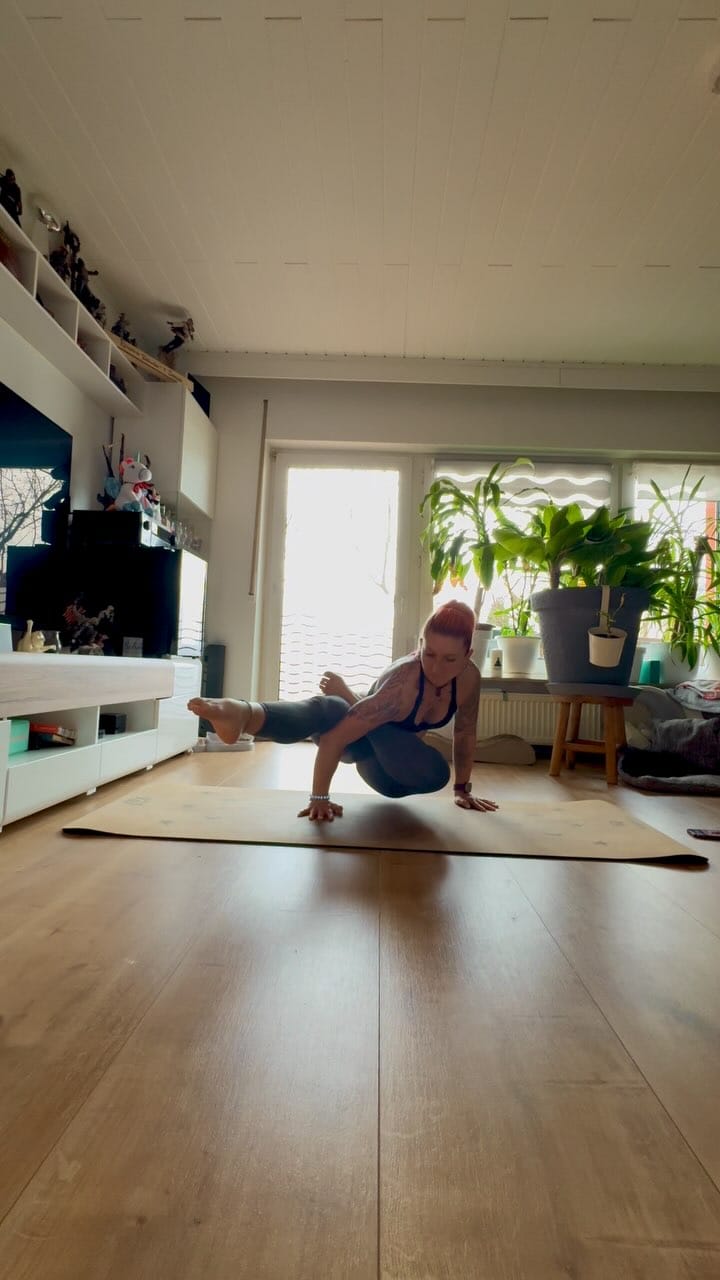 Post 8 by Naddl Mayer on Instagram (video)