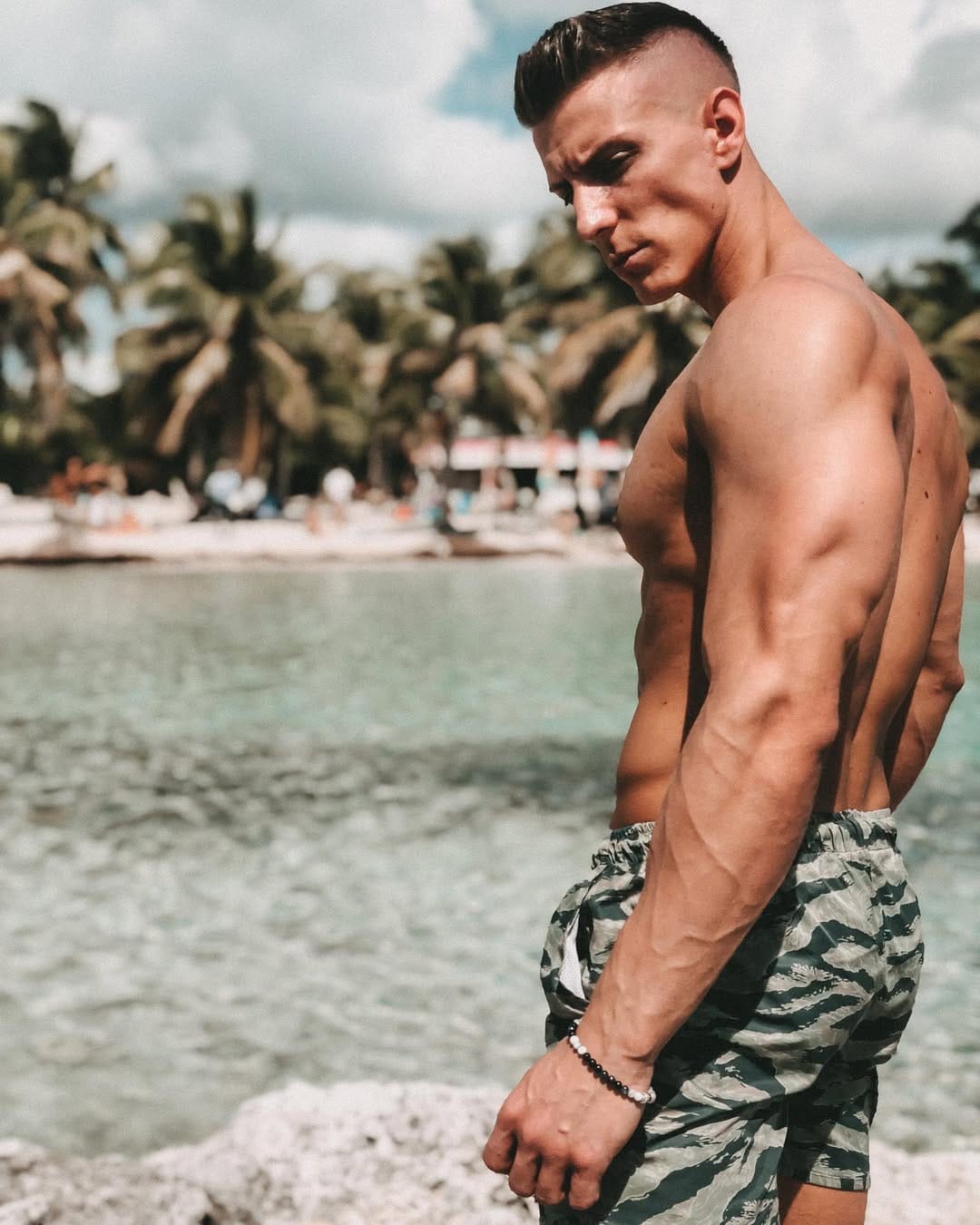 Post 8 by |Fitness|Fashion|Dad| on Instagram (image)