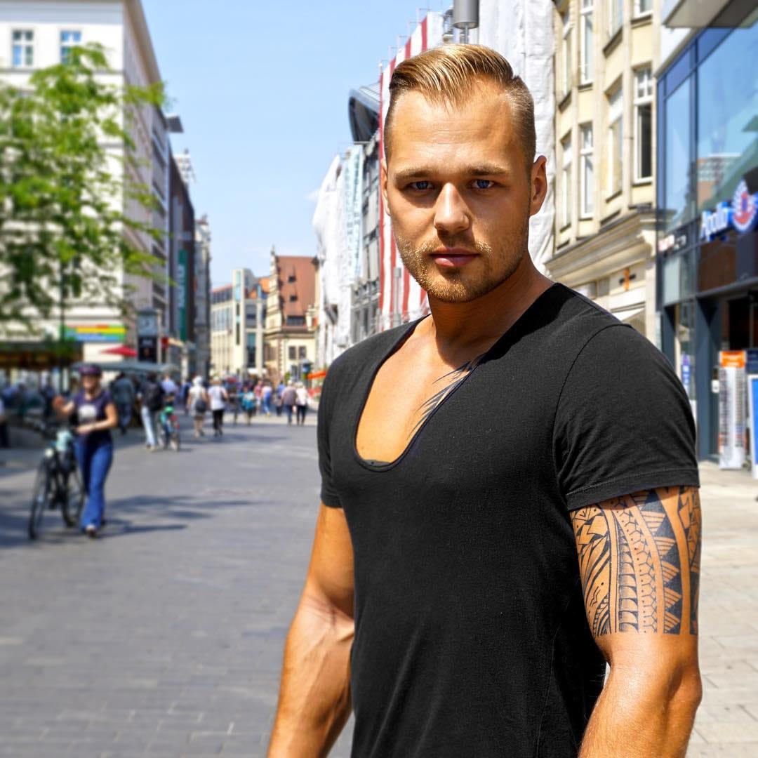 Post 7 by 🏆🎥BIG BROTHER ACTOR / FINALIST on Instagram (image)
