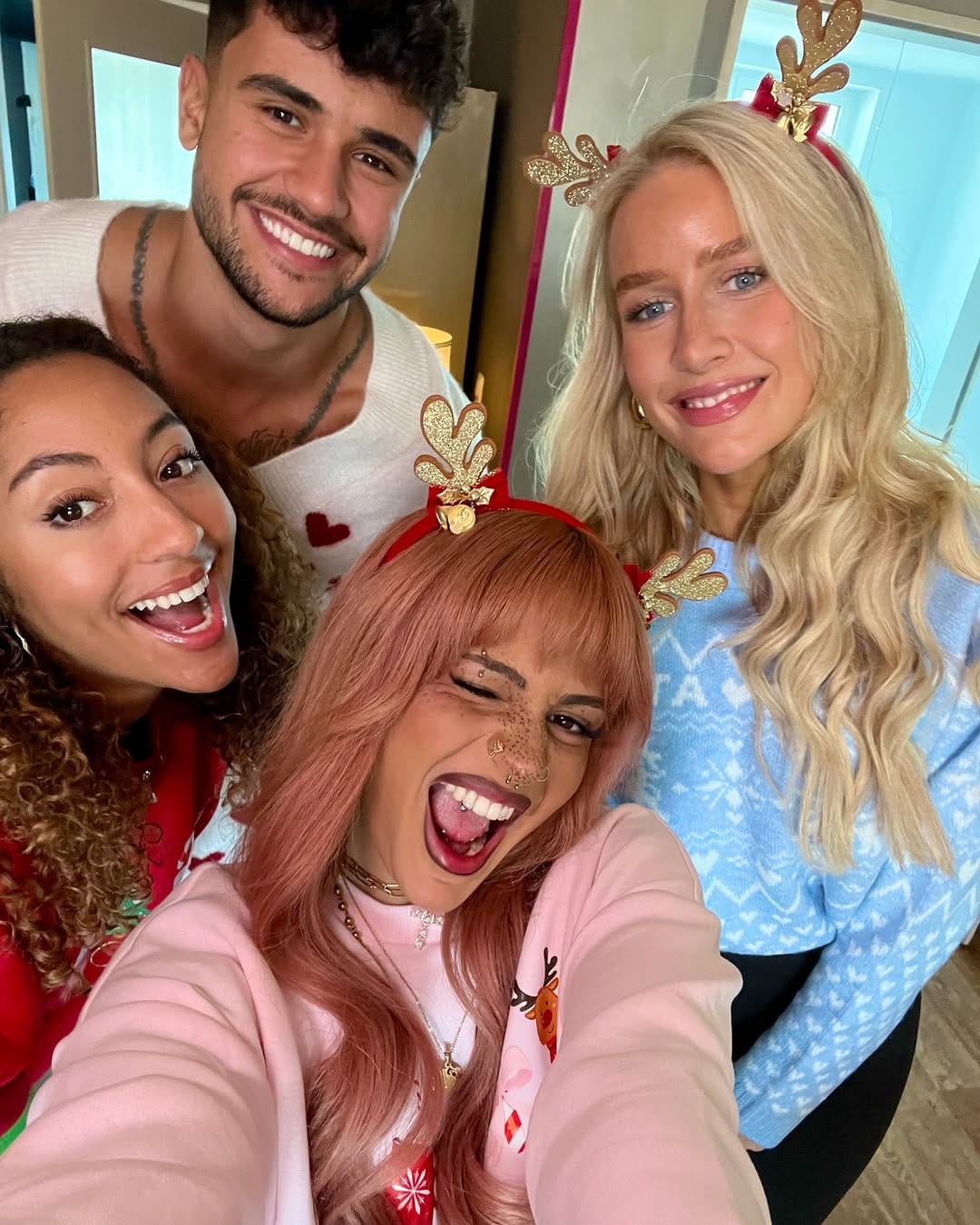 Post 10 by Amanda Bella Ciss ♥️ on Instagram (carousel)