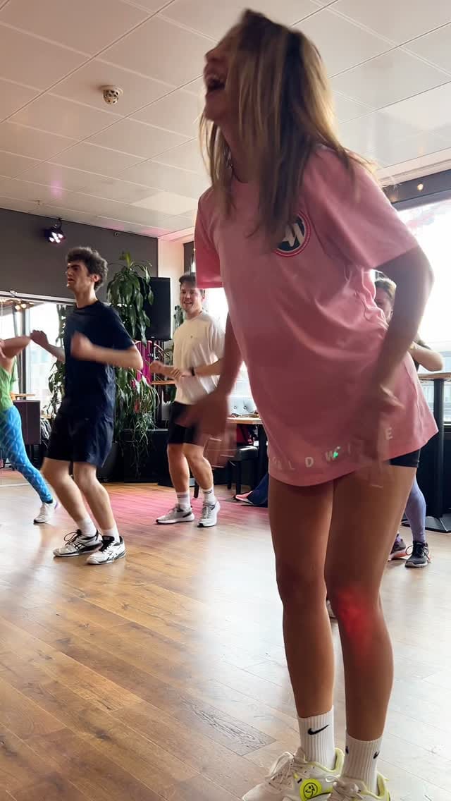 Post 6 by Mery Zumbainstructor Trainerin on Instagram (video)