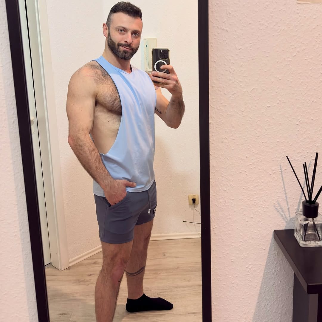 Post 7 by Gianni on Instagram (image)