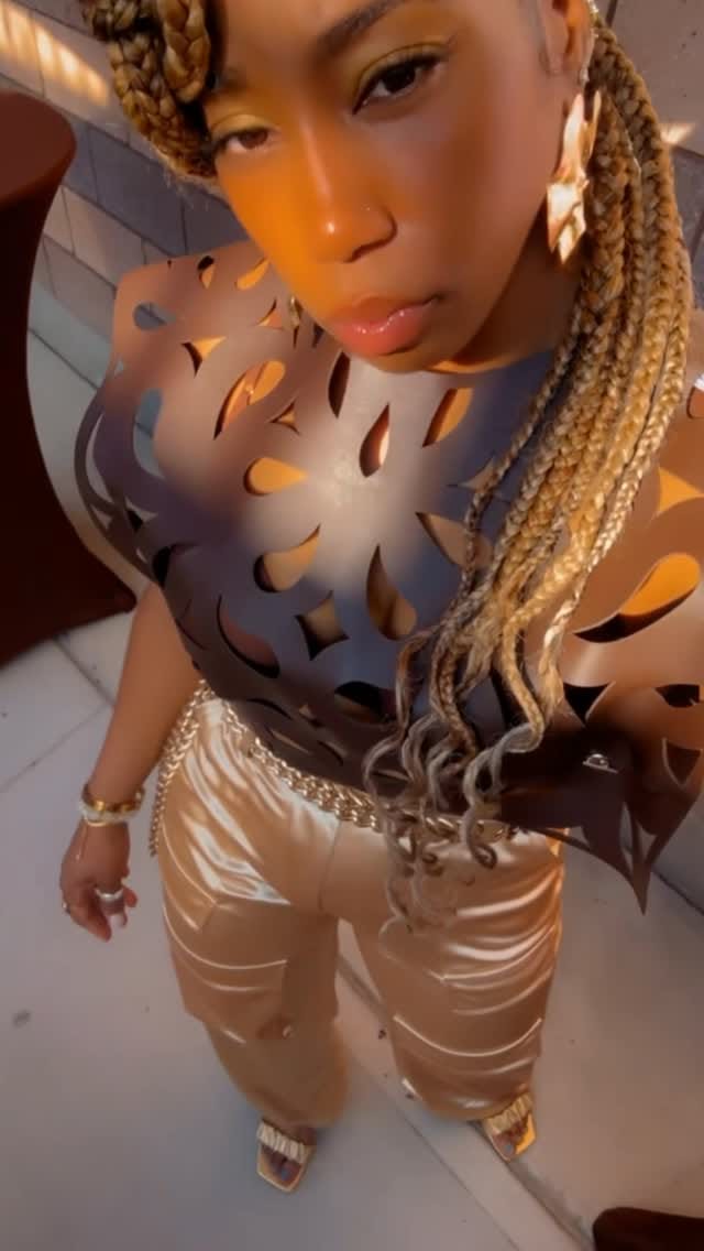 Post 10 by Kämįłê Sām Dęłprått on Instagram (video)