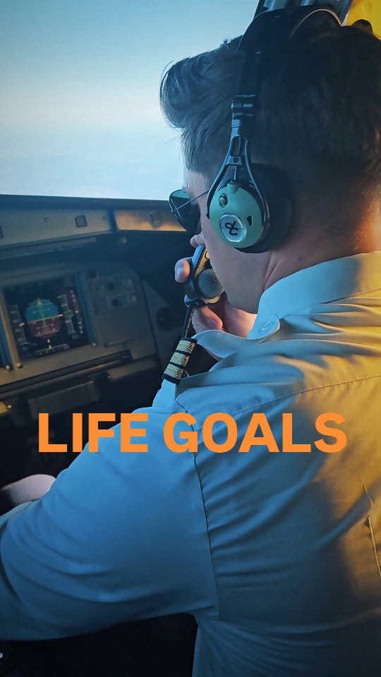 Post 1 by Ｆｅｌｉｘ ✈ | Pilot on Instagram (video)