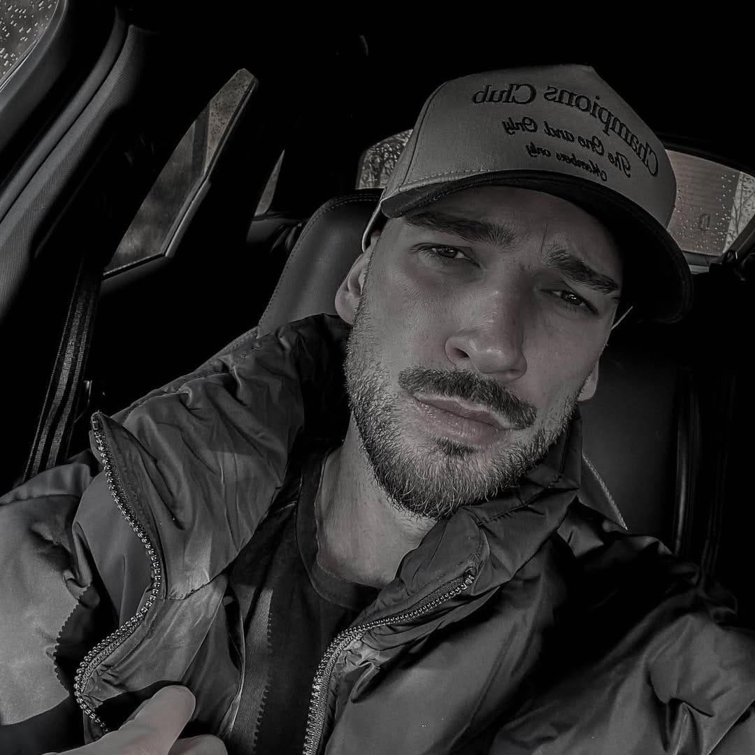 Post 2 by Stefan Goepfert on Instagram (carousel)