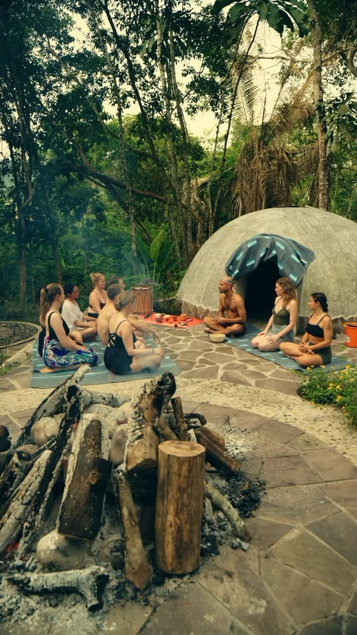 Post 8 by Moksha Yoga Amazónica on Instagram (video)