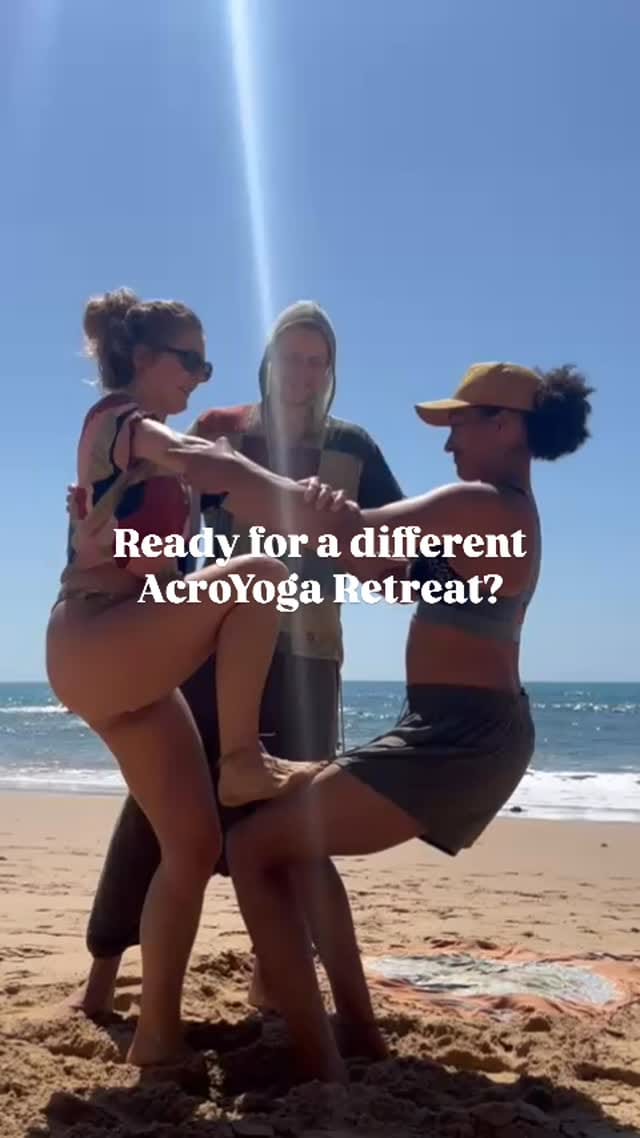 Post 3 by YogaRebel.de on Instagram (video)