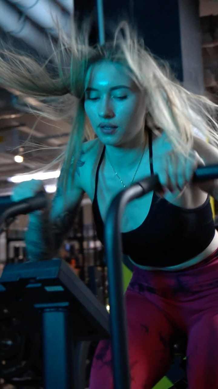 Post 4 by Klaudia on Instagram (video)