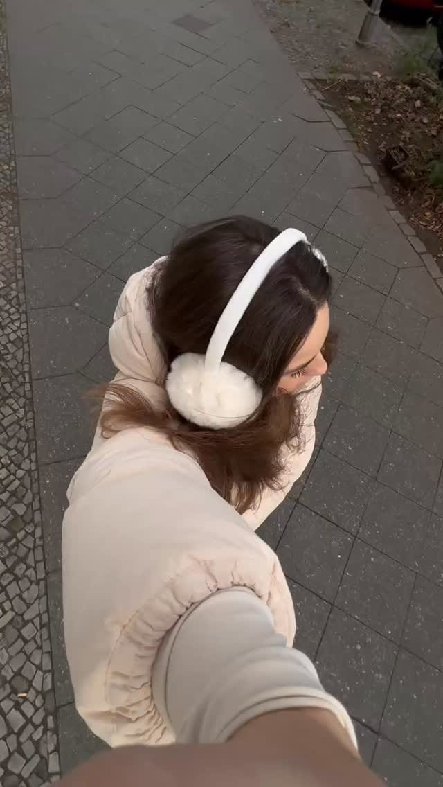 Post 1 by Carolin Brandes on Instagram (video)