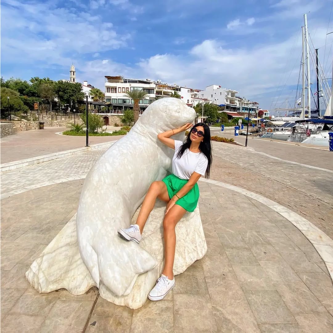 Post 10 by Canan Altun on Instagram (image)
