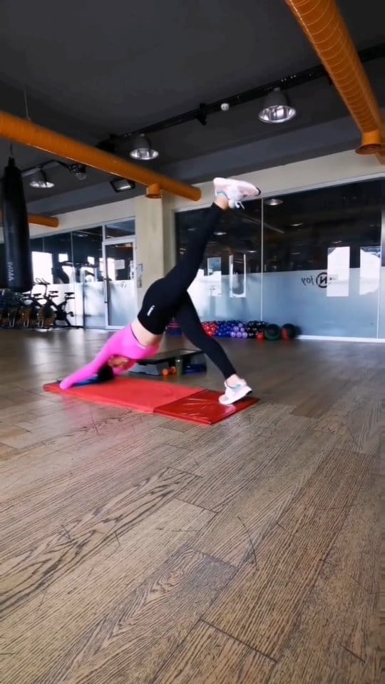 Post 7 by Canan Altun on Instagram (video)