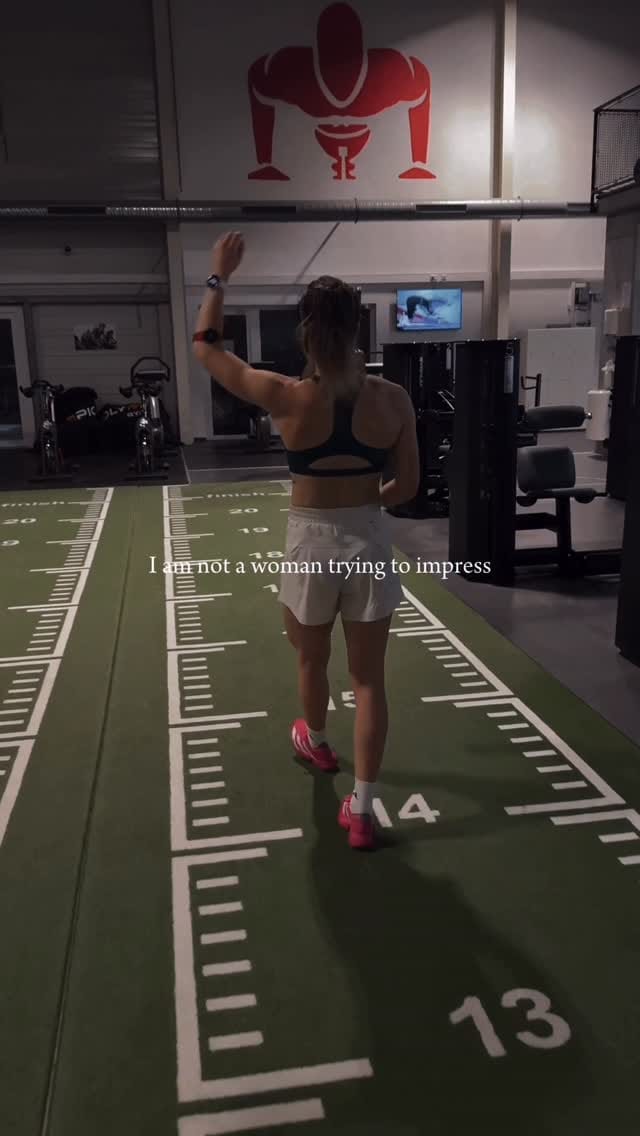 Post 7 by Jana Lebenstedt | HYROX ELITE Athletin | Sport | Lifestyle on Instagram (video)