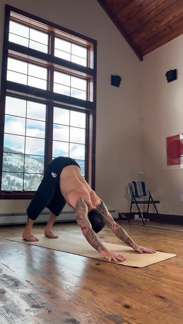 Post 2 by Ananday on Instagram (video)