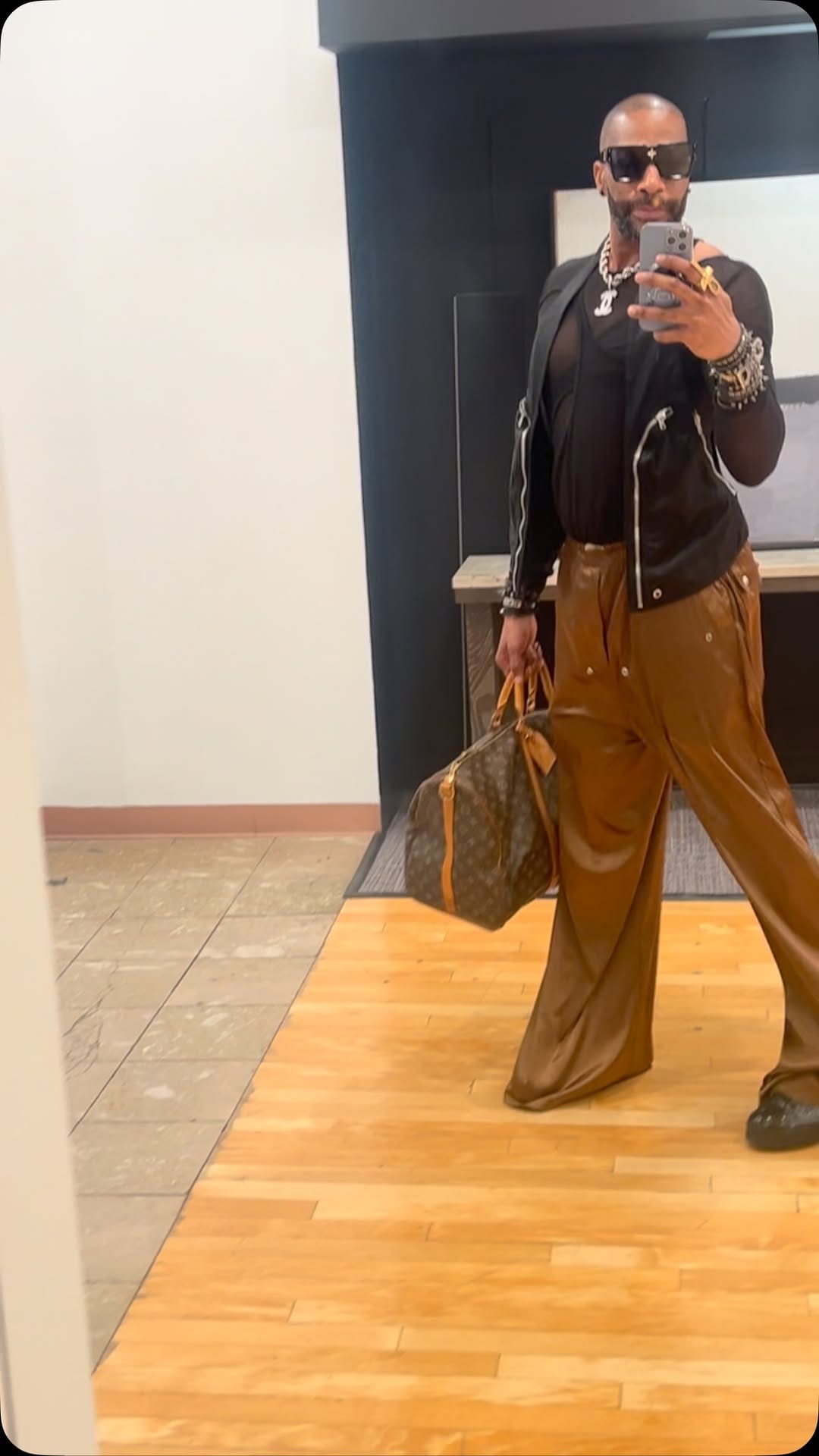 Post 6 by Apryl Taurus on Instagram (video)
