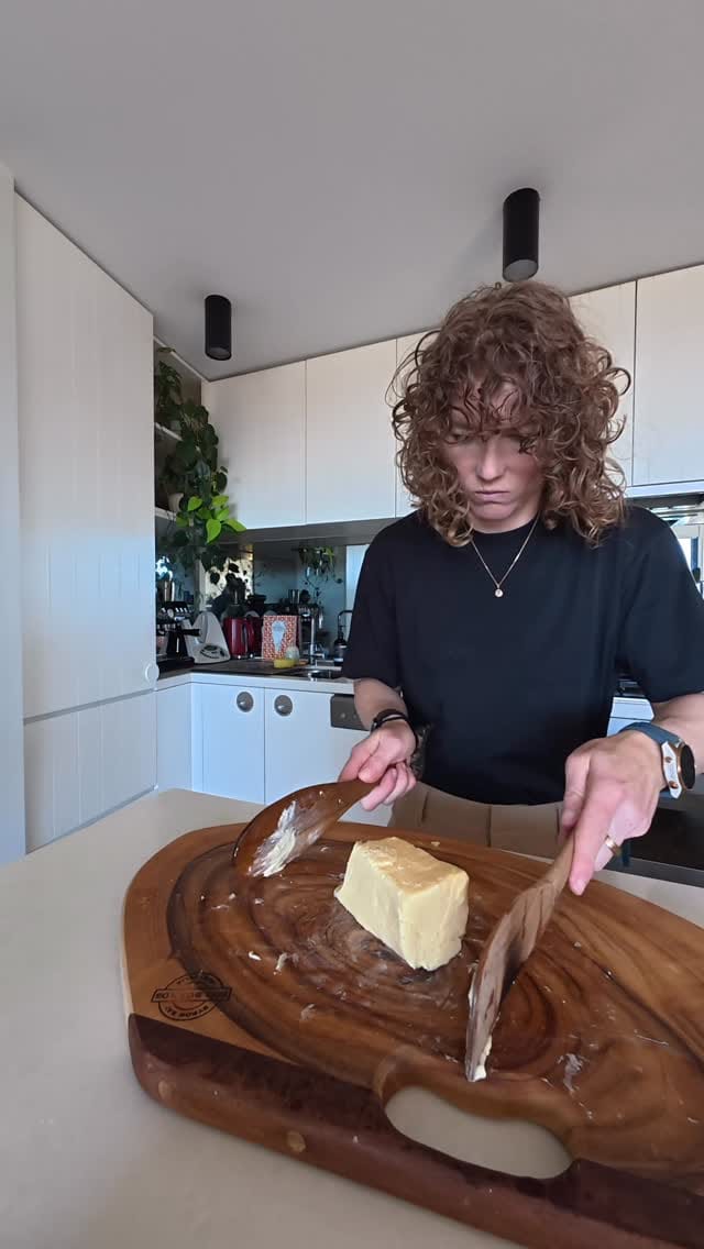 Post 1 by Georgia Nanscawen on Instagram (video)