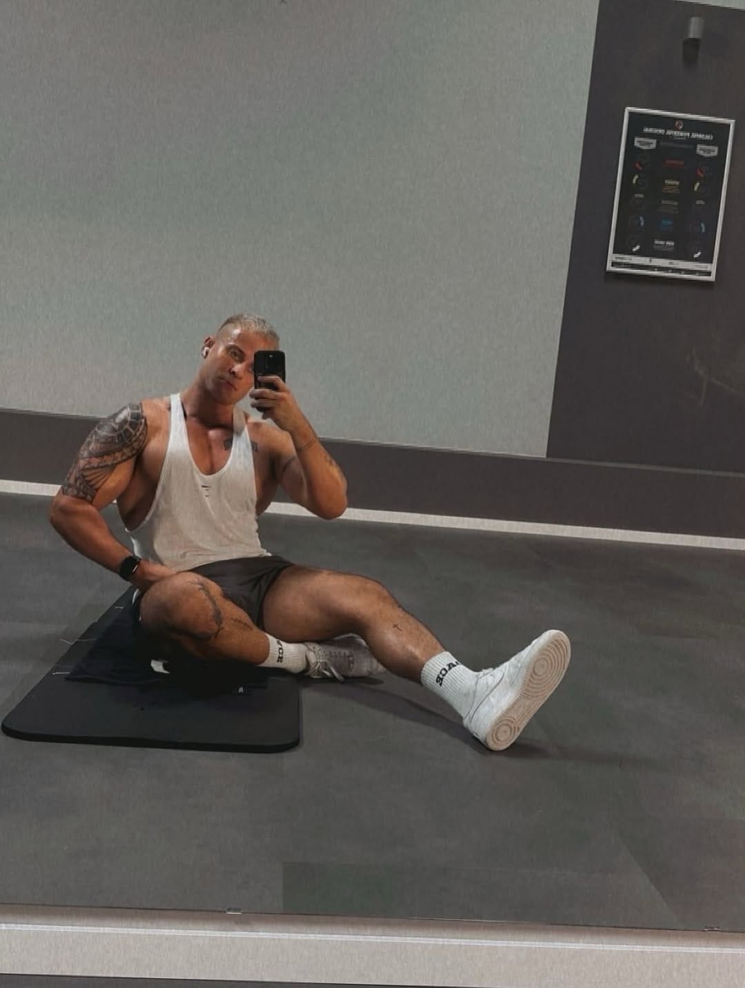 Post 8 by Pascal || Bodybuilding on Instagram (carousel)