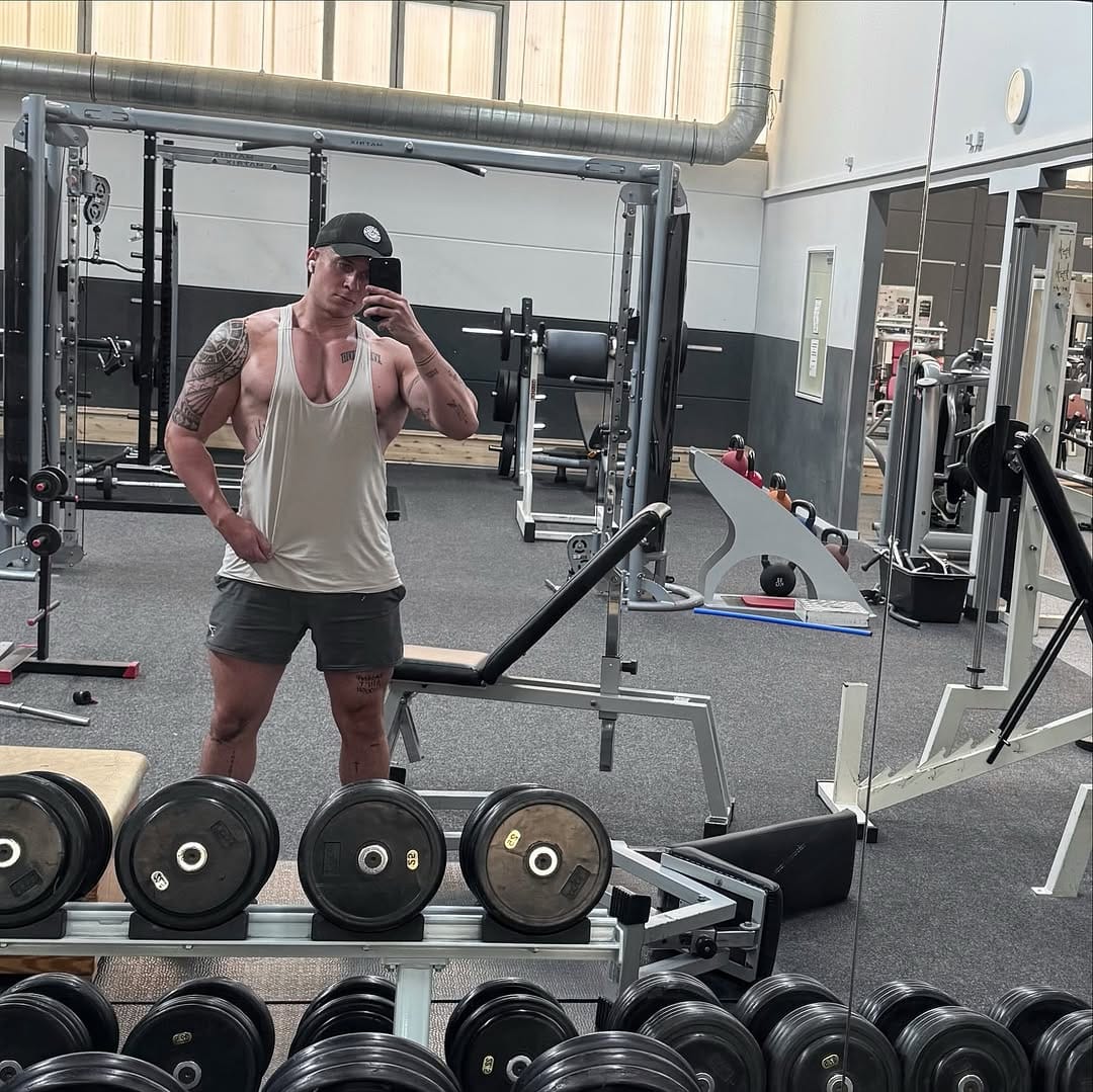 Post 5 by Pascal || Bodybuilding on Instagram (carousel)