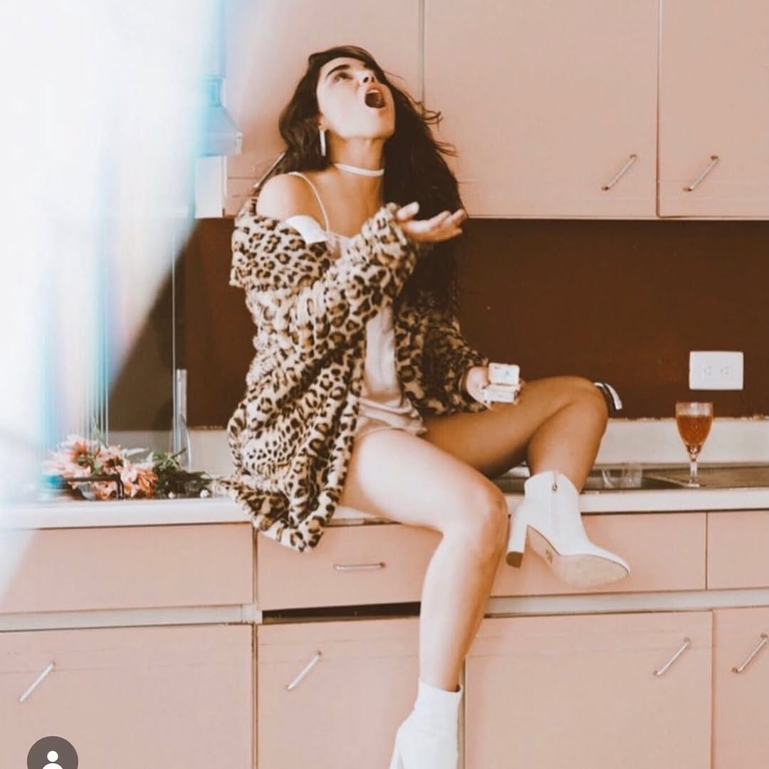 Post 2 by Ana Poshh on Instagram (carousel)