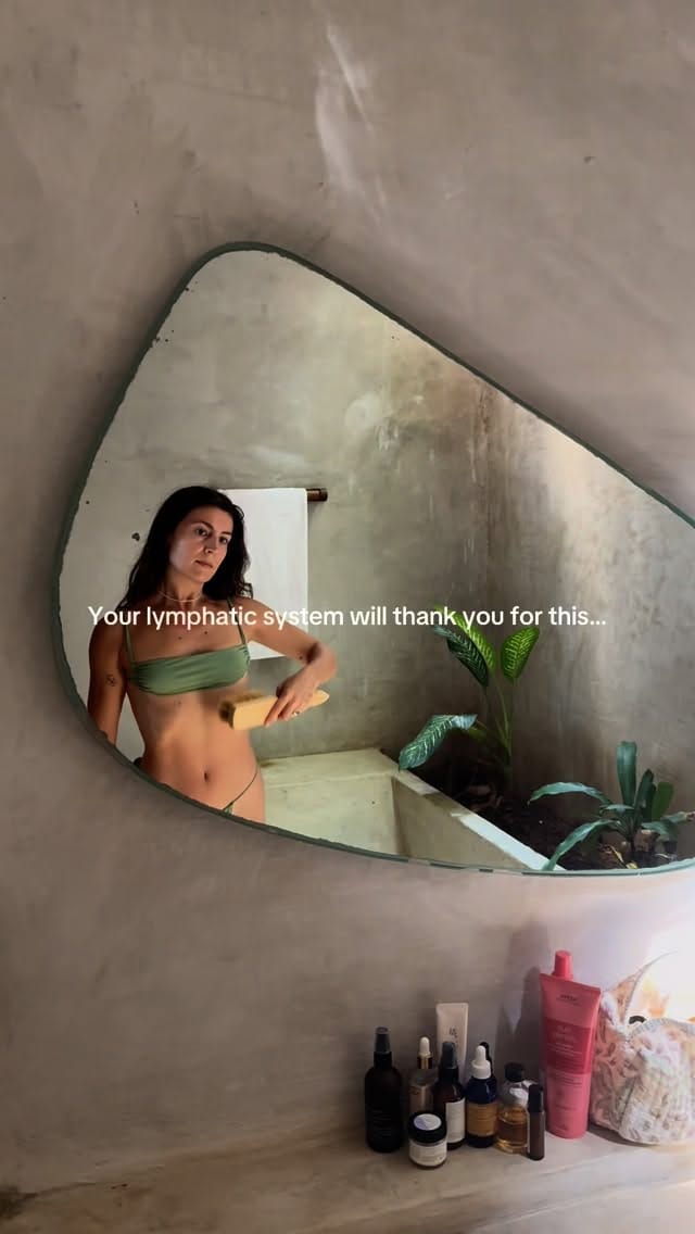 Post 9 by Alixe Isabelle on Instagram (video)