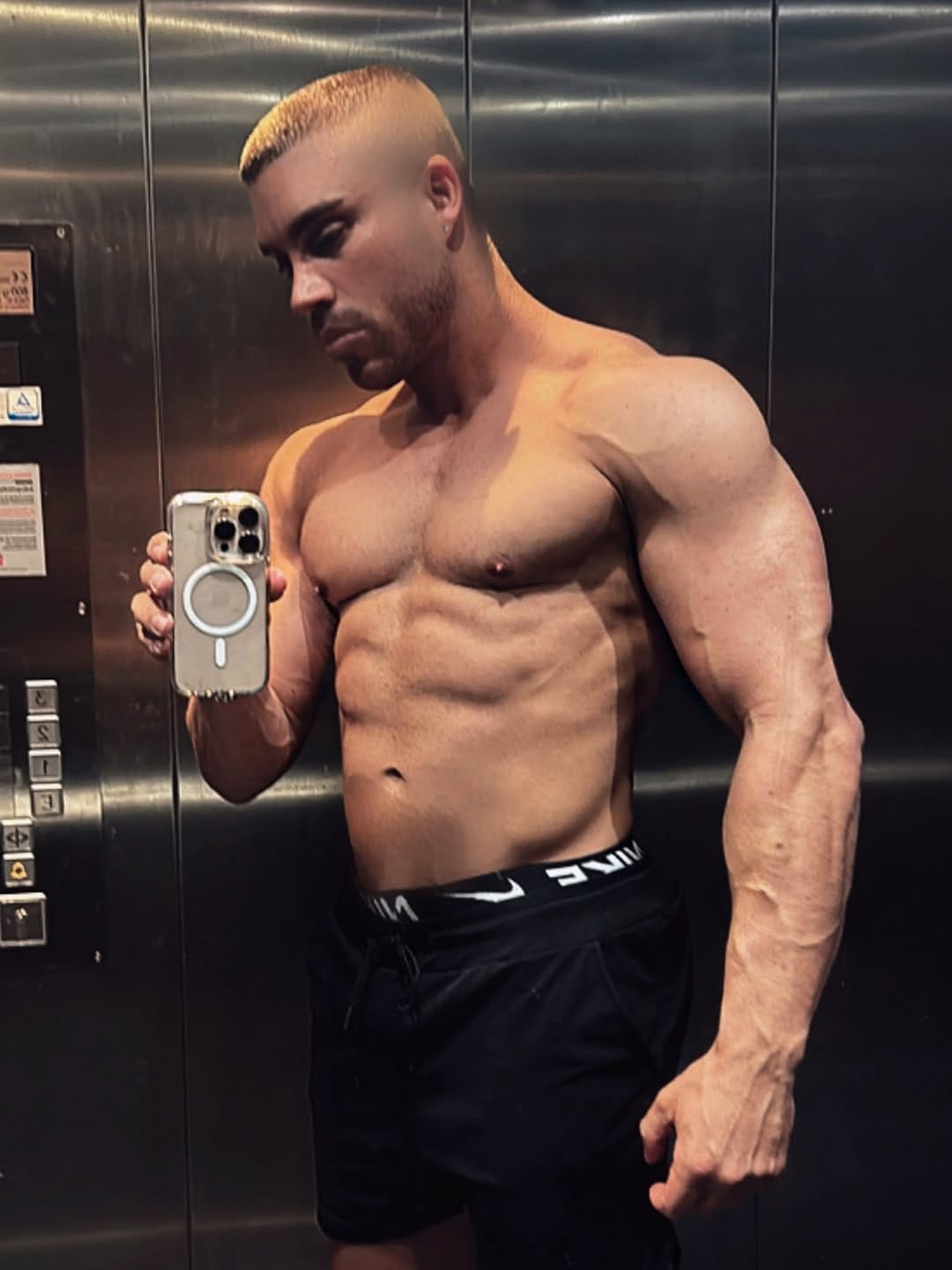 Post 5 by Damian Athletic on Instagram (image)