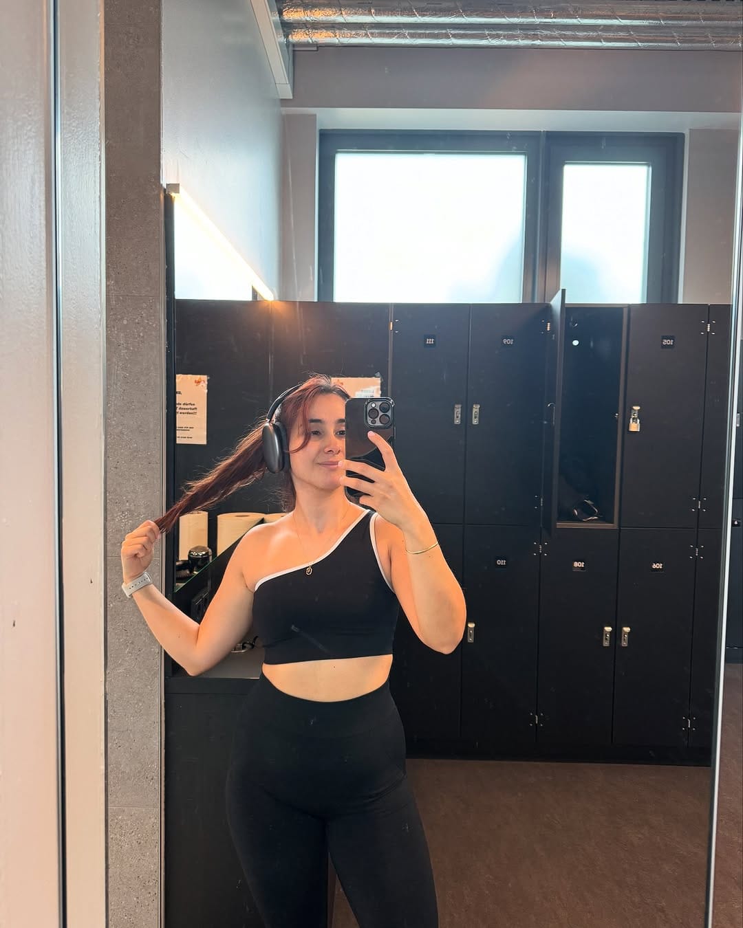 Post 4 by FITNESS | GYM | Özge 🖤🦔 on Instagram (carousel)