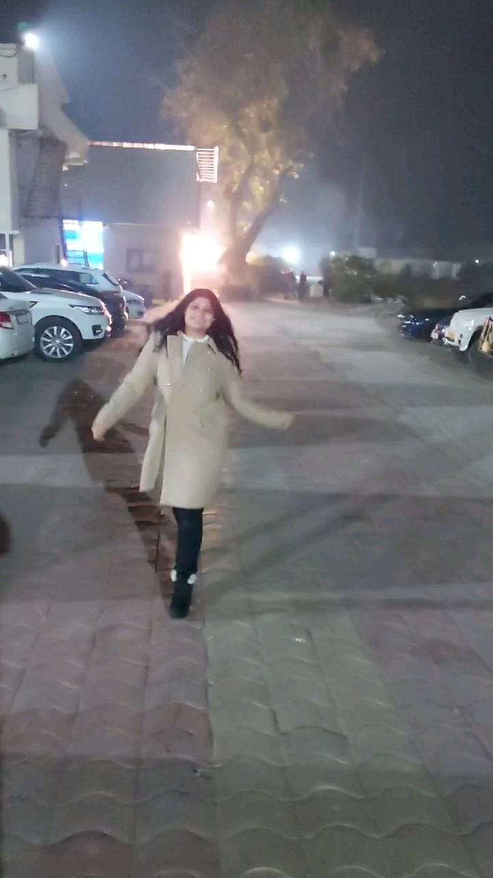 Post 2 by pooja on Instagram (video)