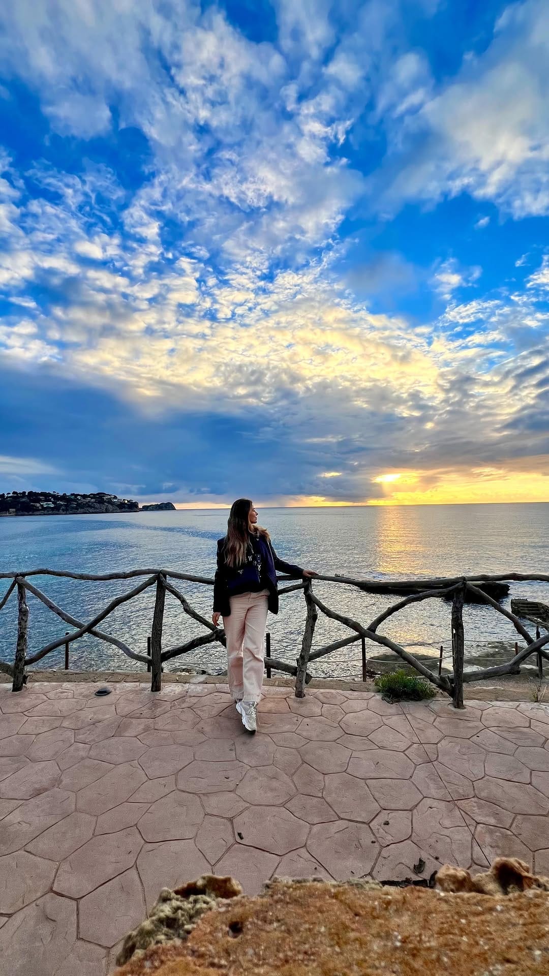 Post 5 by Jule on Instagram (video)