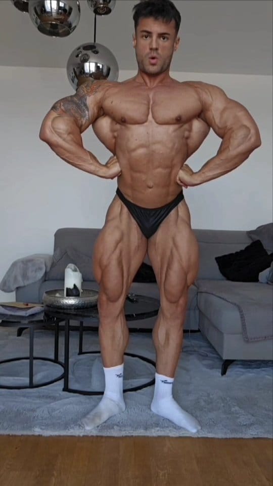 Post 9 by Derek Deianov IFBB Pro on Instagram (video)