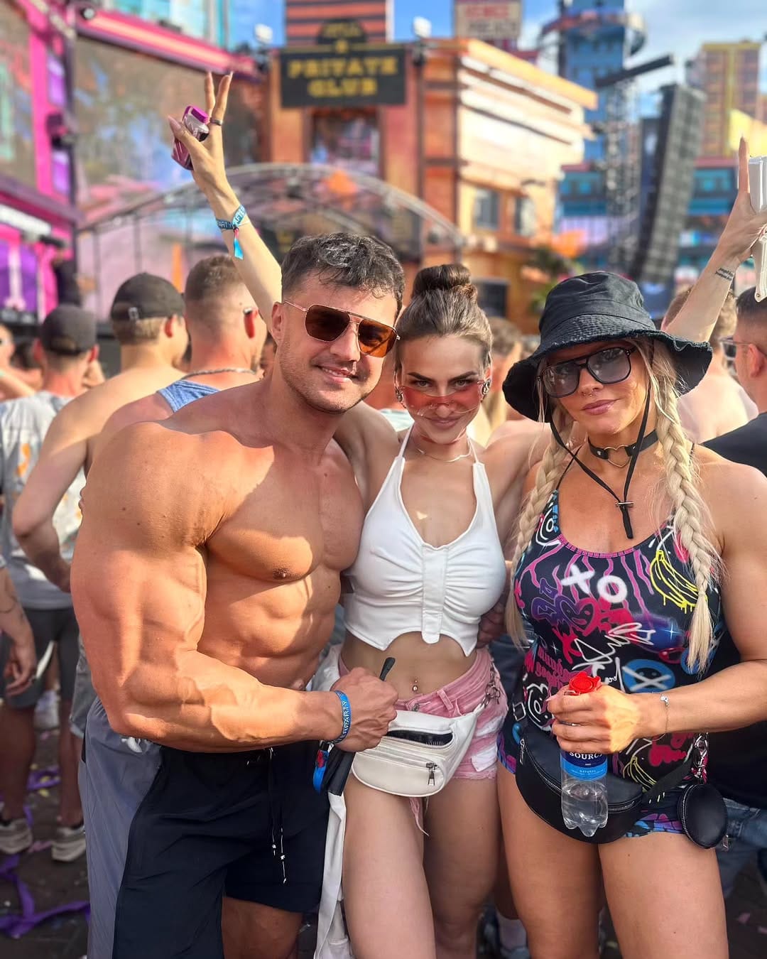 Post 5 by Derek Deianov IFBB Pro on Instagram (image)