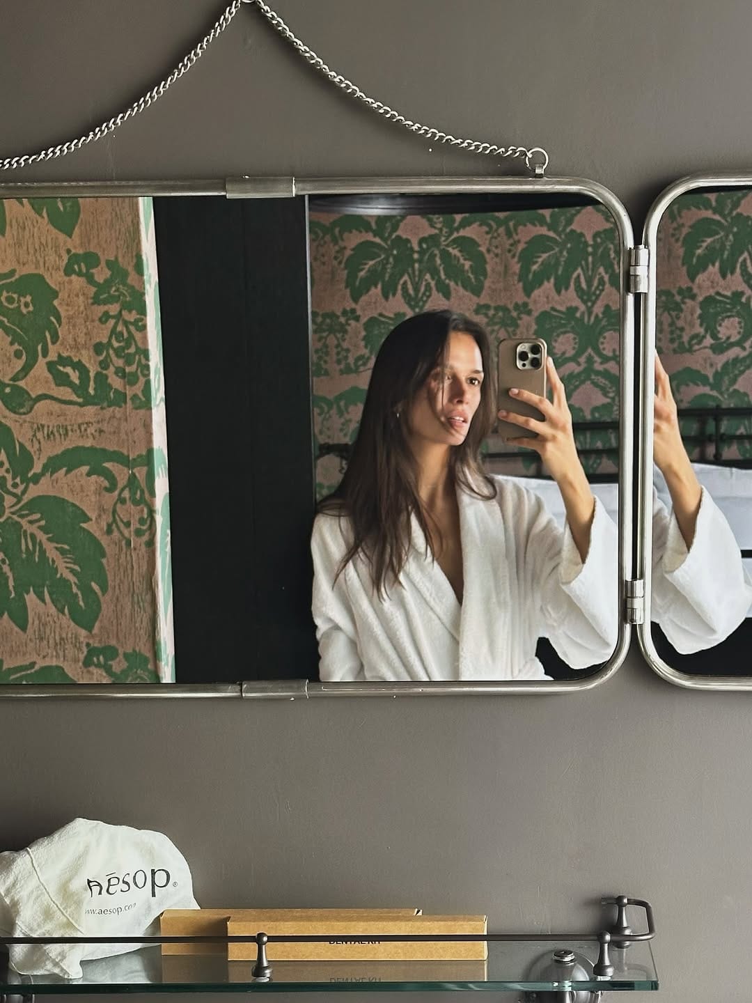Post 7 by Alena Po on Instagram (carousel)